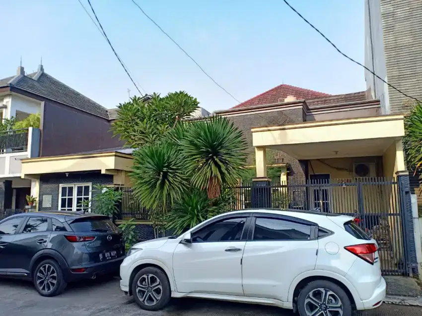 Djual Rumah 1,5 lt lokasi strategis pusat kota bebas banjir