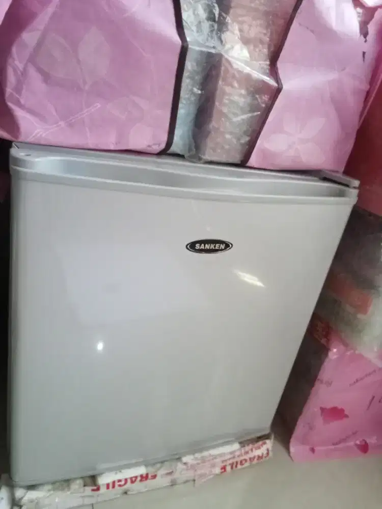 Kulkas Bar Merk Sanken