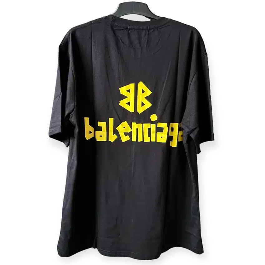 Kaos tshirt oversize hitam 79 x 61 cm Balenciaga