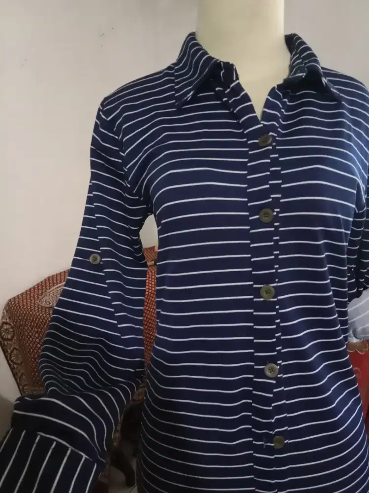 Dijual atasan bekas pribadi