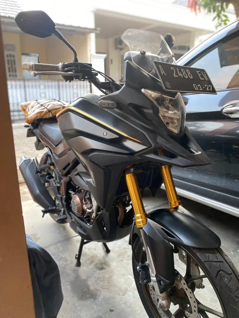 DIJUAL HONDA CB150X SE (SPECIAL EDITION) HITAM 2022