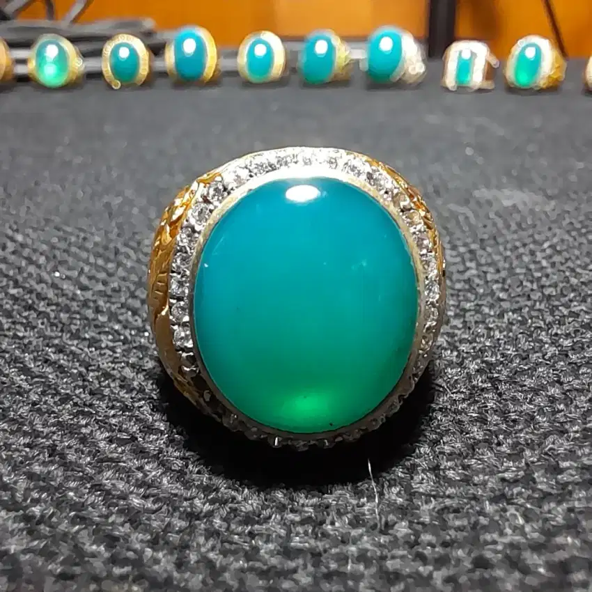 Bacan doko kristal giwang elegant