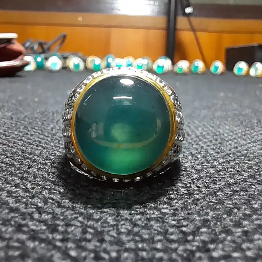 Bacan doko serat giwang kantoran