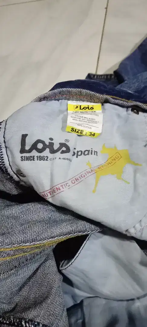 Celana lois peria