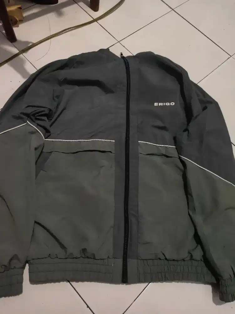 Jaket parasut erigo abu2 XL