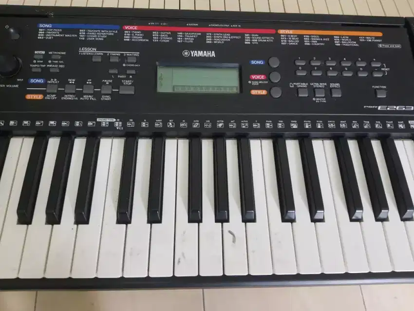 Yamaha E 263 kondisi OK cocok untuk anak anak
