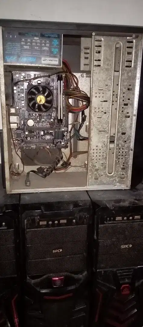CPU Only Core i3 harus pakai VGA