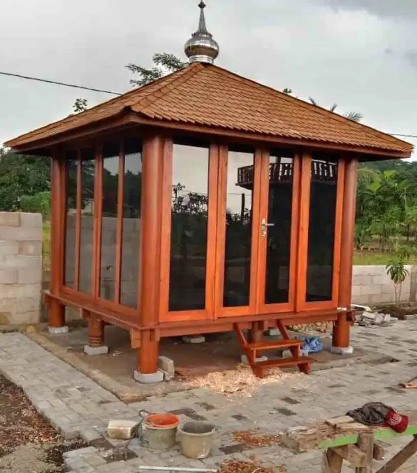 saung musholla pakai kaca