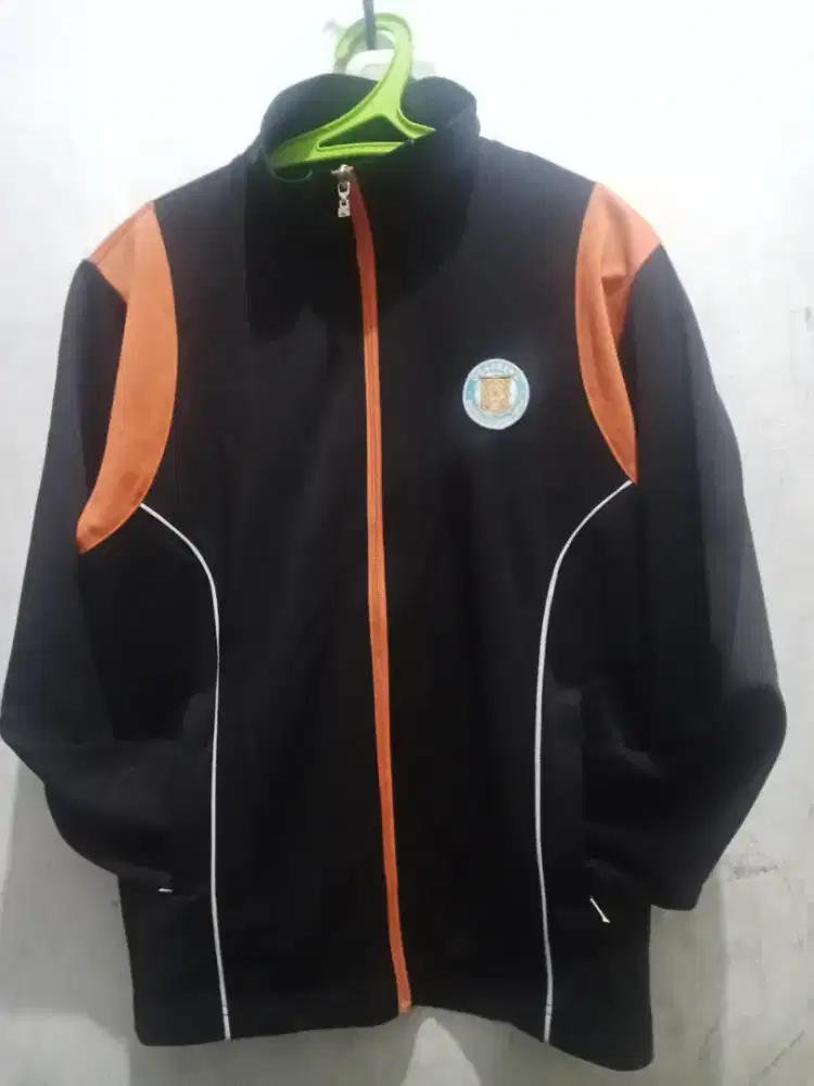 Jaket Sport Hitam Orange