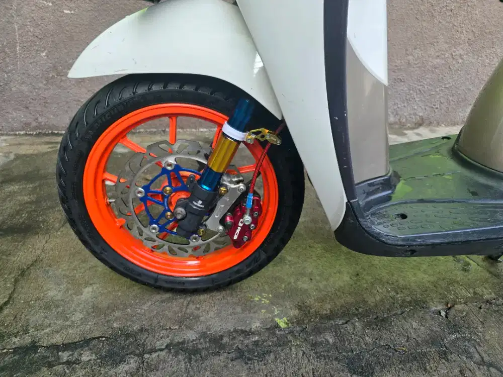 DIJUAL SCOOPY KARBU TAHUN 2011 PUTIH ORI NO PR