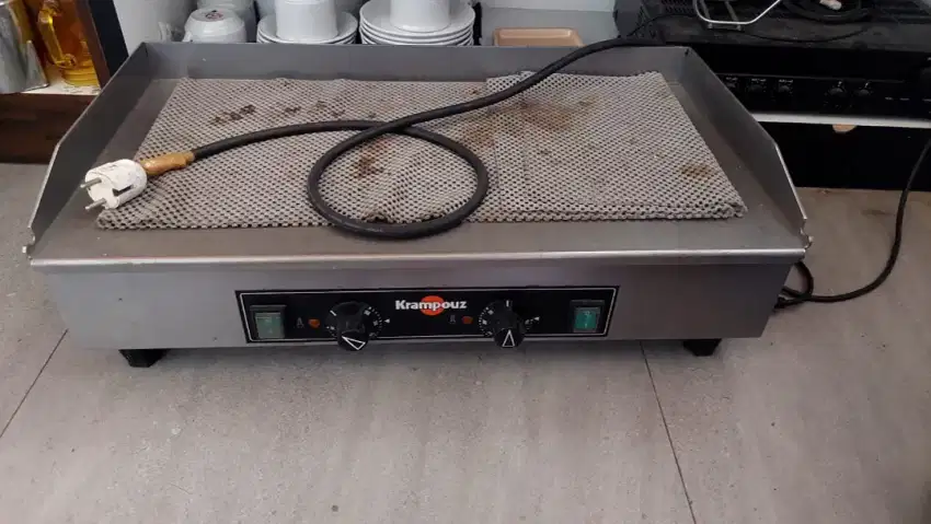 Mesin electric griddle plate krampouz