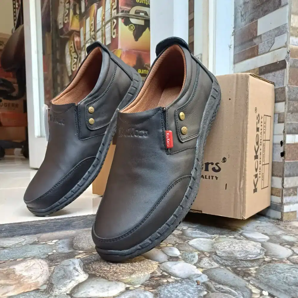 Sepatu kulit asli santai kerja kasual
