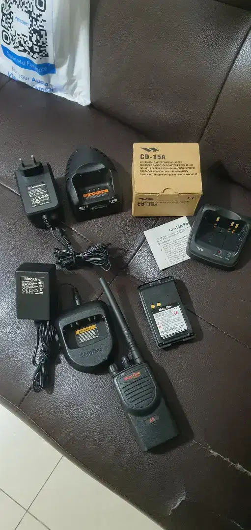 HT Meg One A8 VHF by Motorolla. Chager Motorolla. Chager Yaesu Baru.