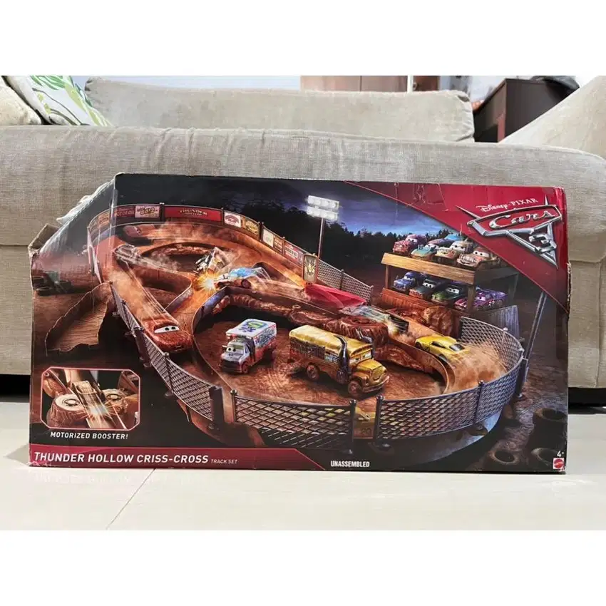 playset cars disney thunder hollow