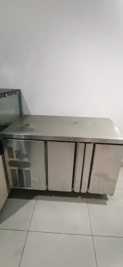 undercounter chiller gea 2 pintu UC 120 2D