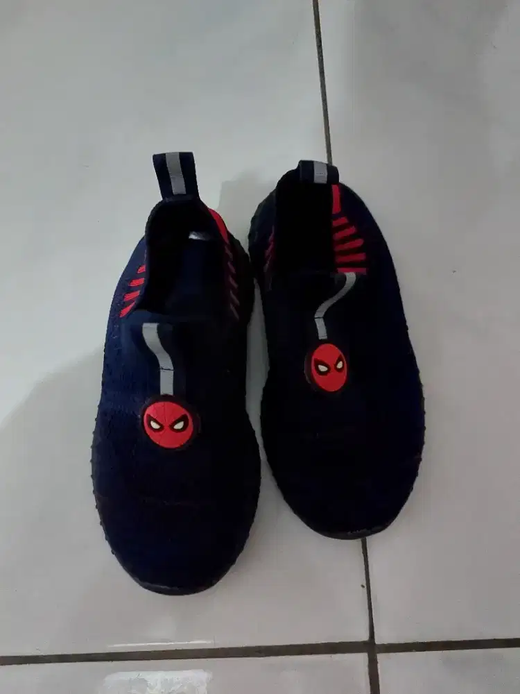 Sepatu anak merk BATA