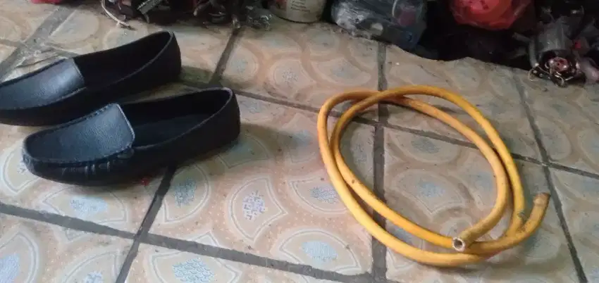Slhkn plh slh 1 dr se psg sepatu karet wanita baru atau sblh nya murah