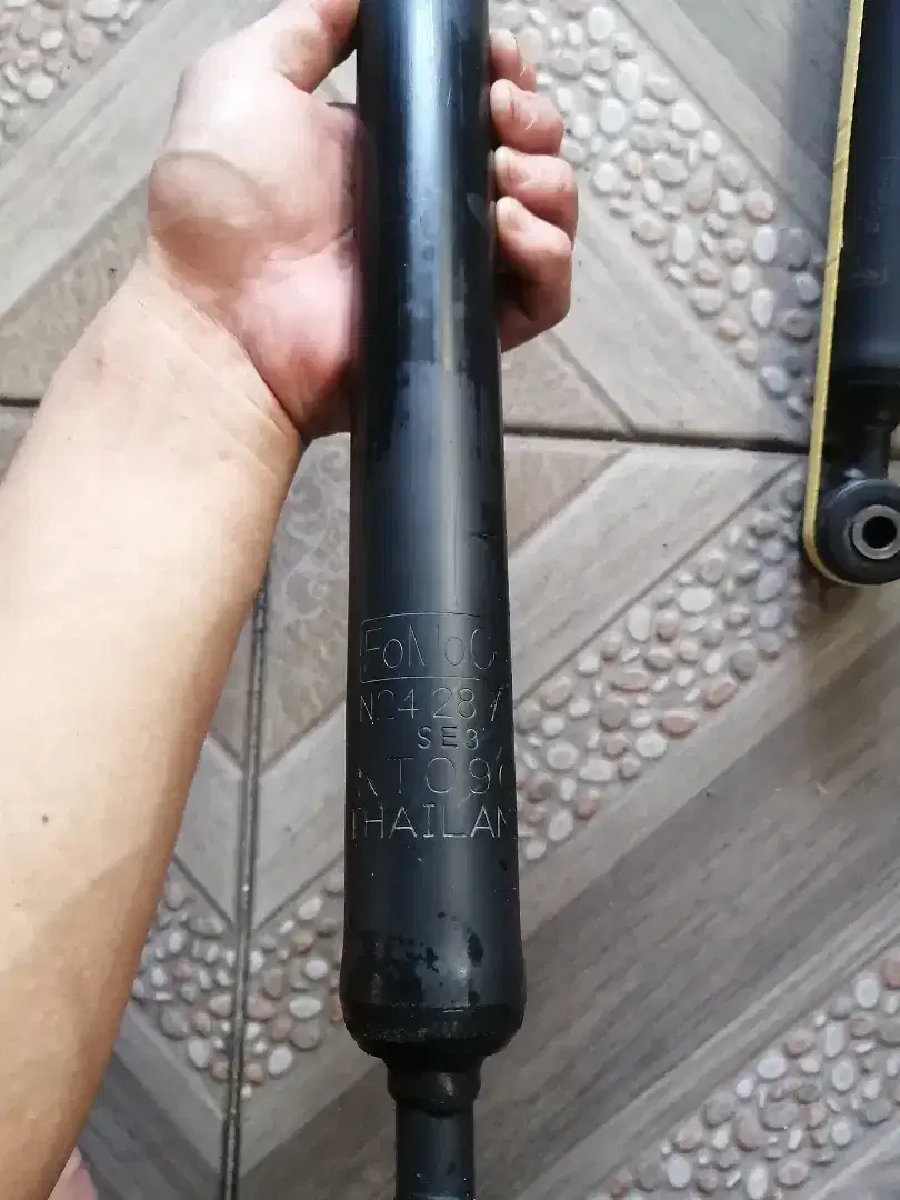 Shock Absorber Belakang FOMOCO Ford Fiesta / Mazda 2 Original COPOTAN