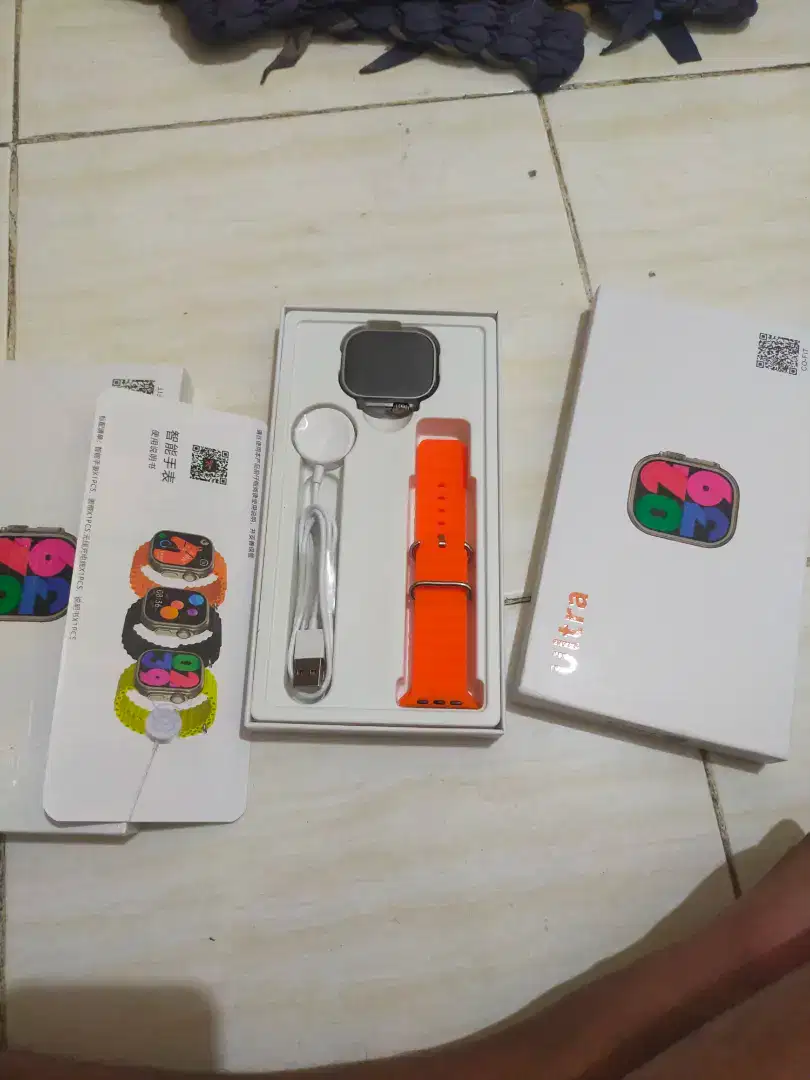 Jam tangan smartwatch