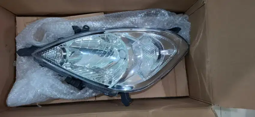 Lampu depan kiri Innova 2011 -2014 head lamp Innova baru
