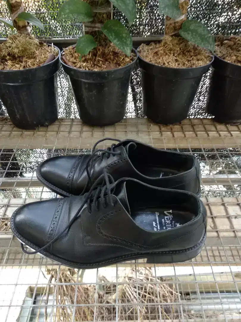 Sepatu pantofel pria kulit asli Made in Italy