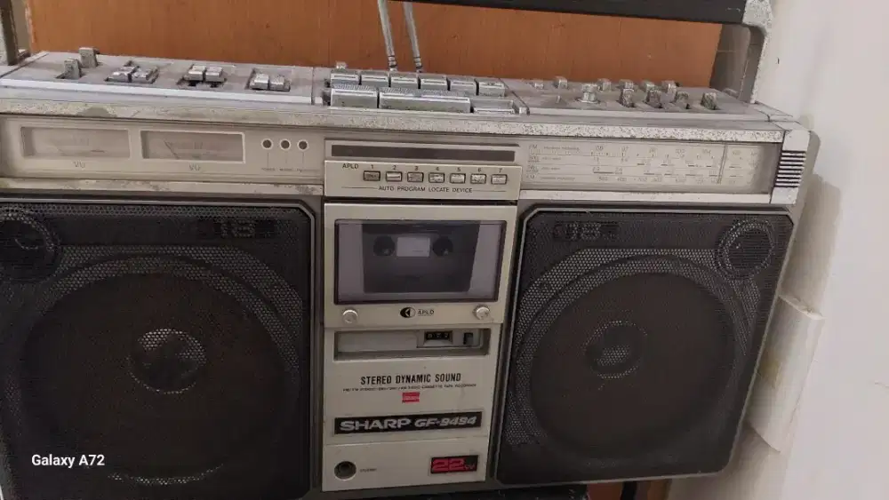 Radio sharp gf 9494 bs radio