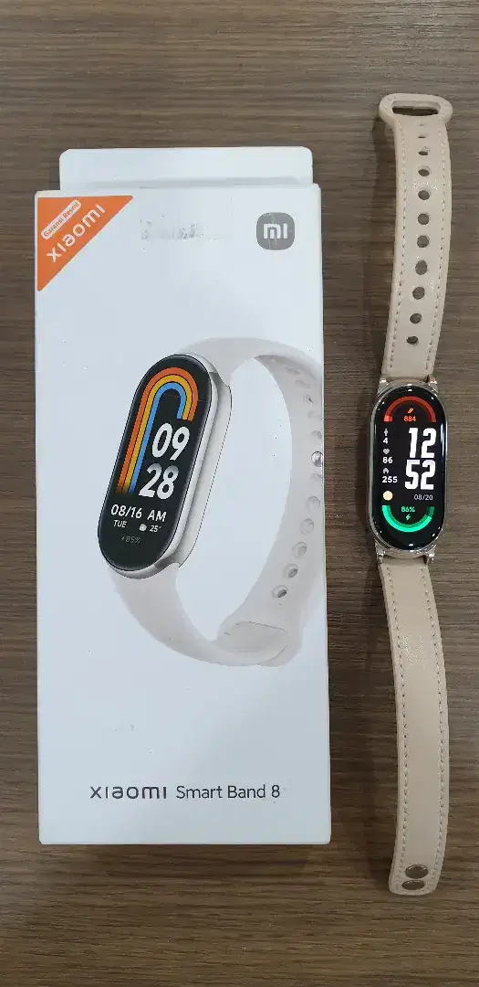 Jual Xiaomi MI Band 8, mulus, ori, kondisi 99%