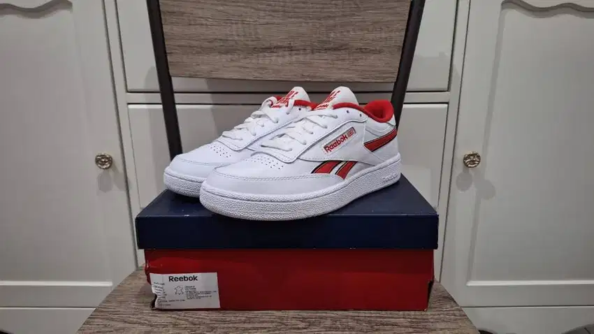 Reebok size 39 - Sepatu REE Club C Revenge - Original White