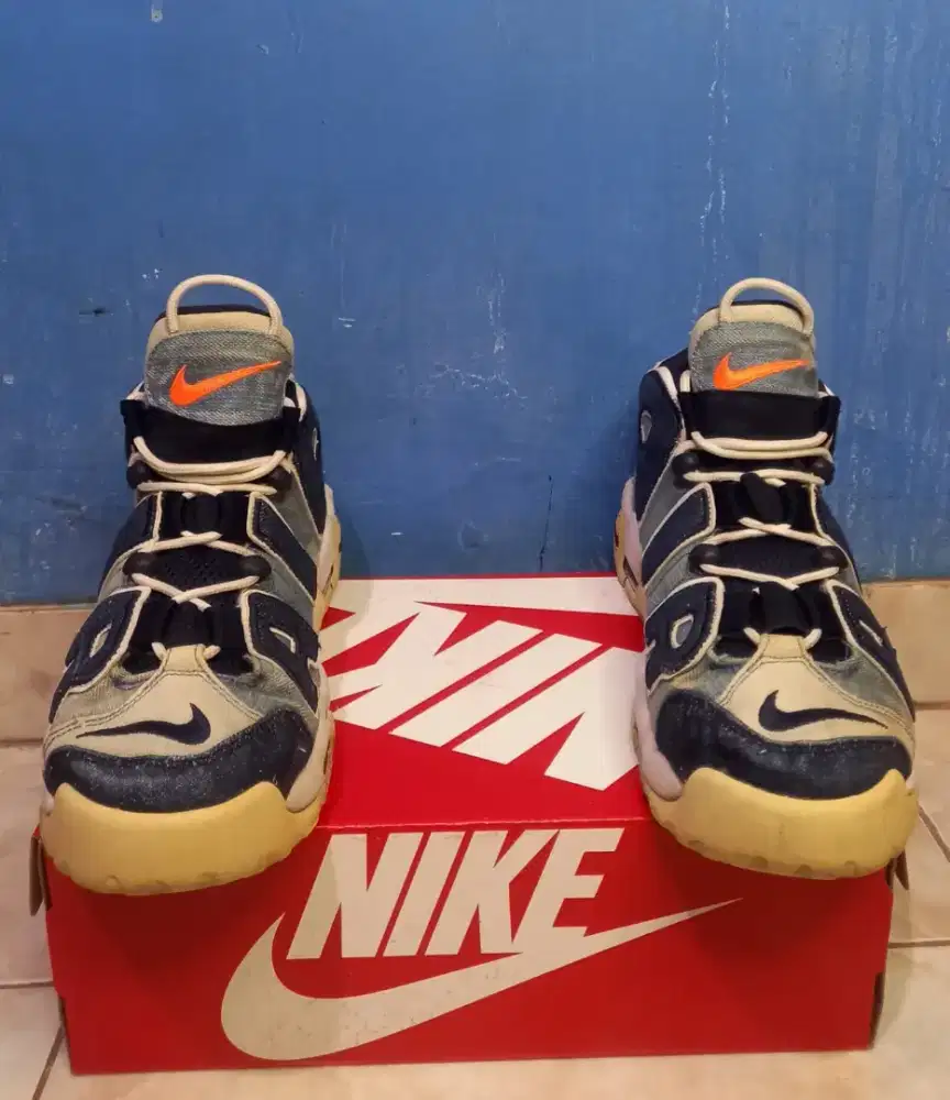 Jual cepat murah sepatu nike uptempo denim levis langka ori.
