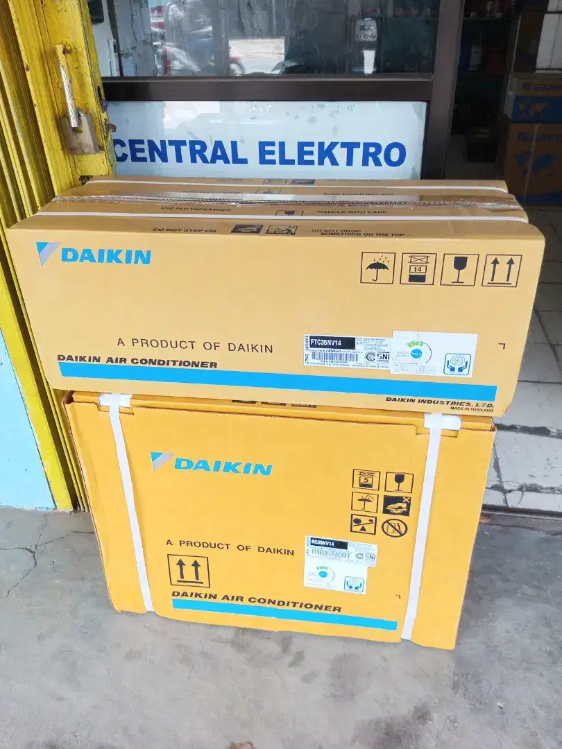 AC DAIKIN Thailand 1,5 PK FTC35NV14 harga sudah berikut pasang