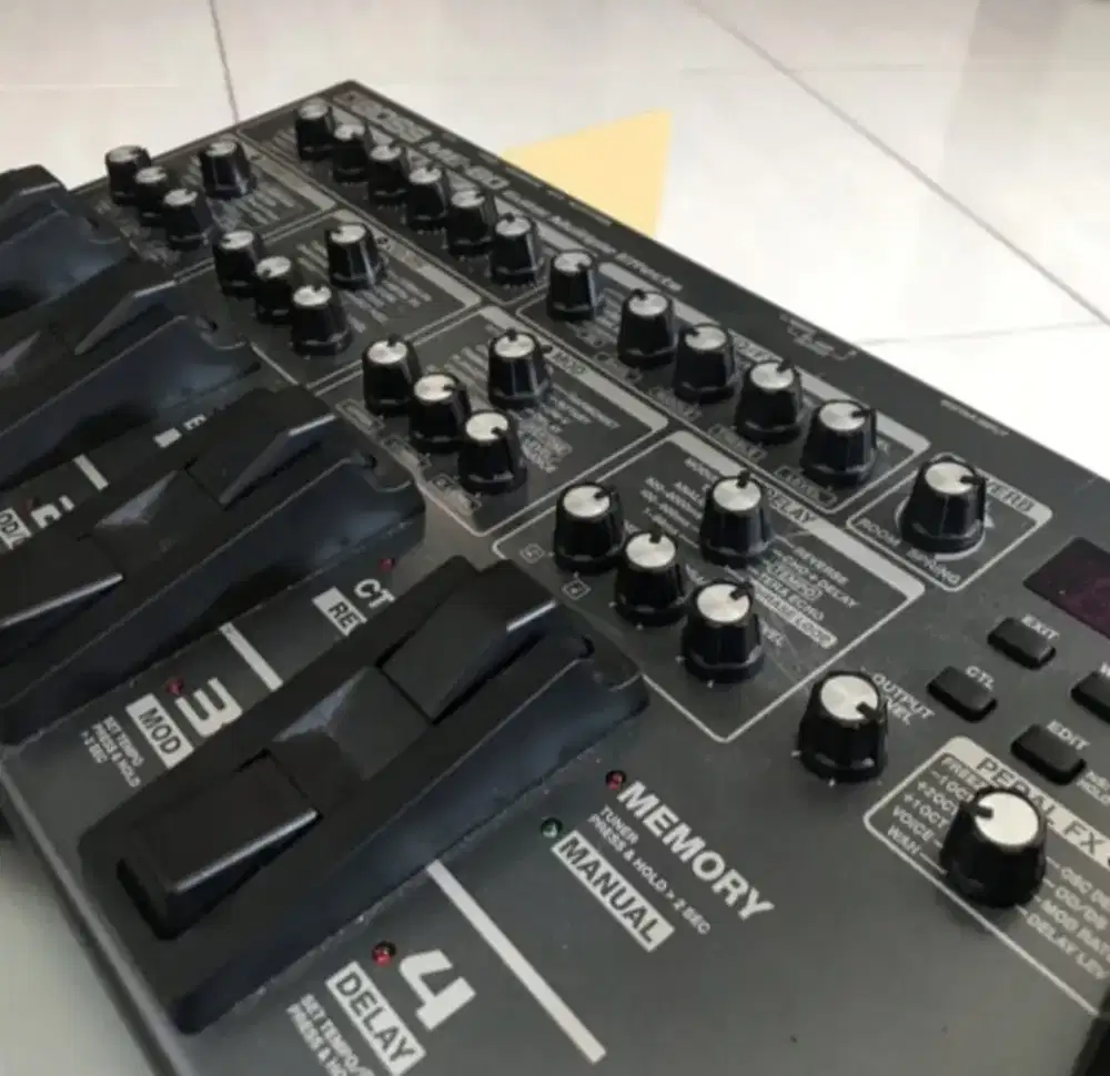 Efek Gitar BOSS ME-80
