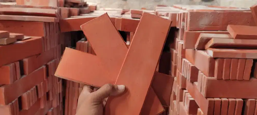 BATA TEMPEL TERAKOTA