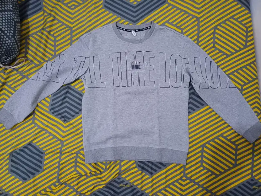 Sweater abu abu IT&DNG