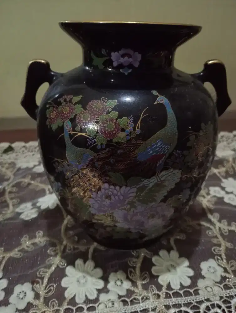 Guci jepang antik jadul.