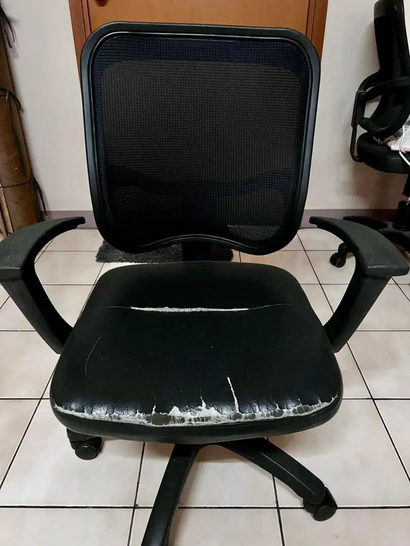 Kursi kantor ex Informa