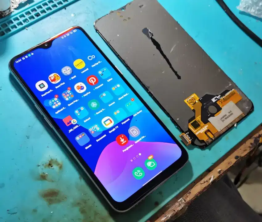 Ganti LCD Xiaomi Redmi 7, 7A, 8, 8A, 9, 9A 9C 9T pasang