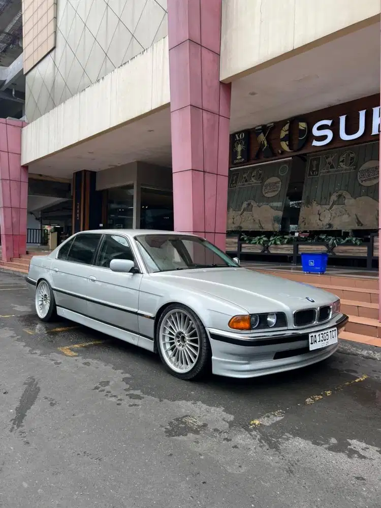 Mobil legendaris