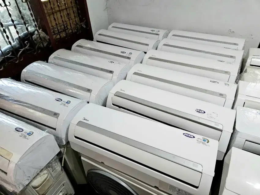 AC 1 1/2 PK MIDEA BEKAS DAN SEKEN