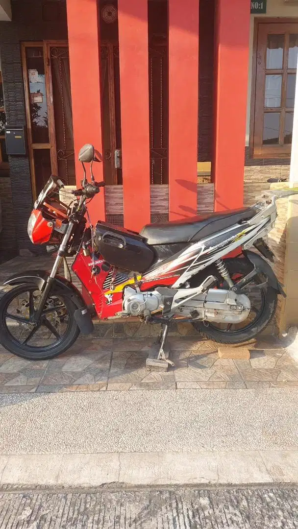 sepeda motor honda supra 125