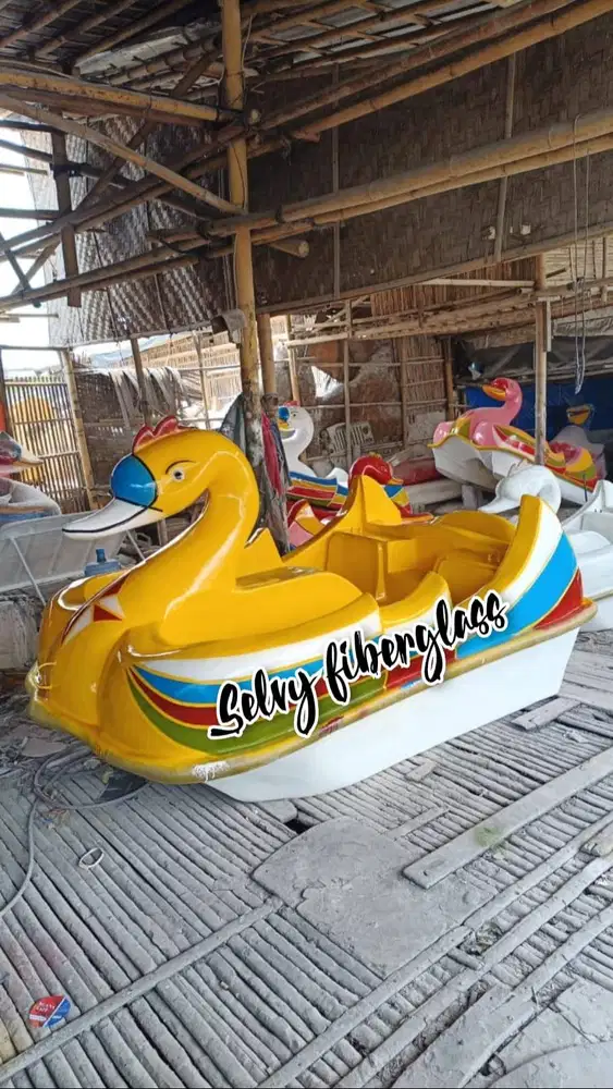 menjual wahana air fiberglass dengan tipe mobilan terbaru siap kirim