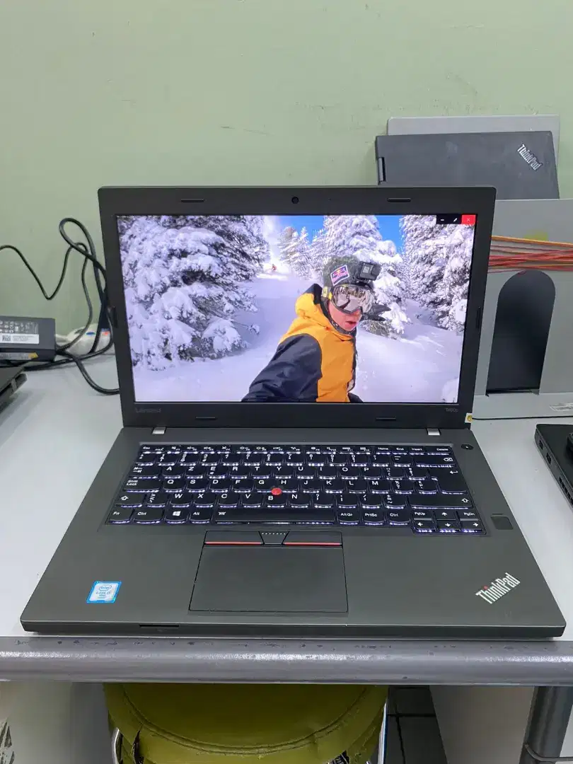 LAPTOP LENOVO THINKPAD T460P CORE I7 RAM 8 GB SSD 256 GB LAYAR 14 IN