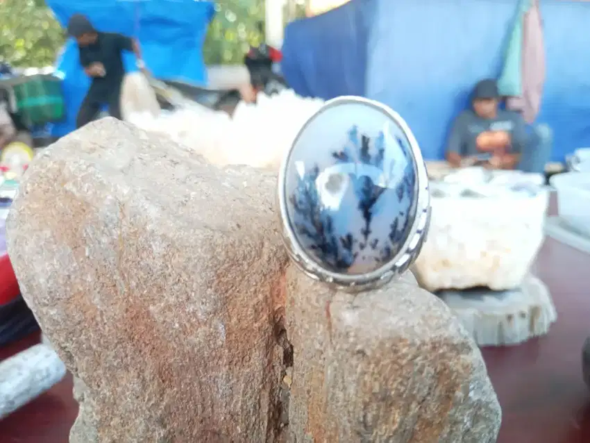 Cincin batu akik dendrit motif pohon