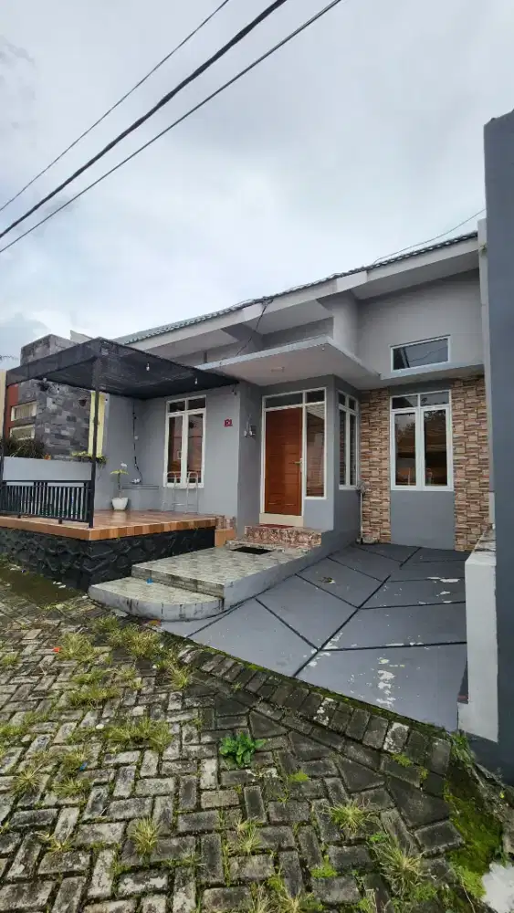 Dijual rumah villa nyaman banyak langganan sewa