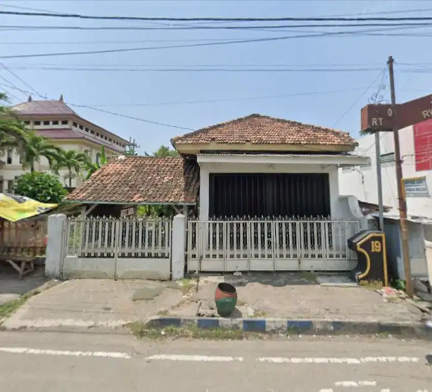 Dijual RUMAH hitung tanah,STRATEGIS POLL,Depan Alun2,Bangkalan Madura