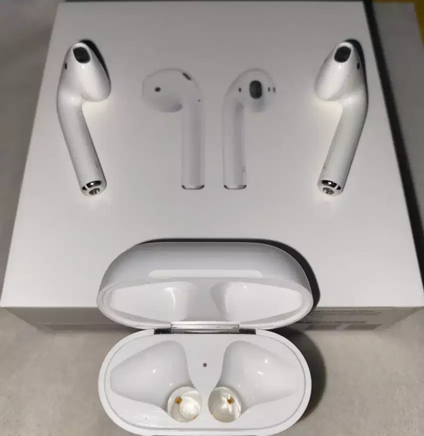 Air Pods (2nd Generation) 2024
