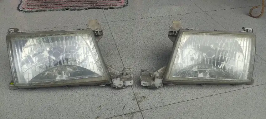 Lampu depan kijang kapsul 2000-2002 original mulus