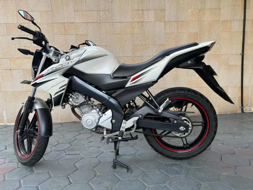 Vixion 2015 white surabaya