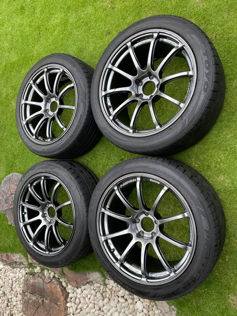 Velg advan rs2 hyperblack innova reborn / zenix r19