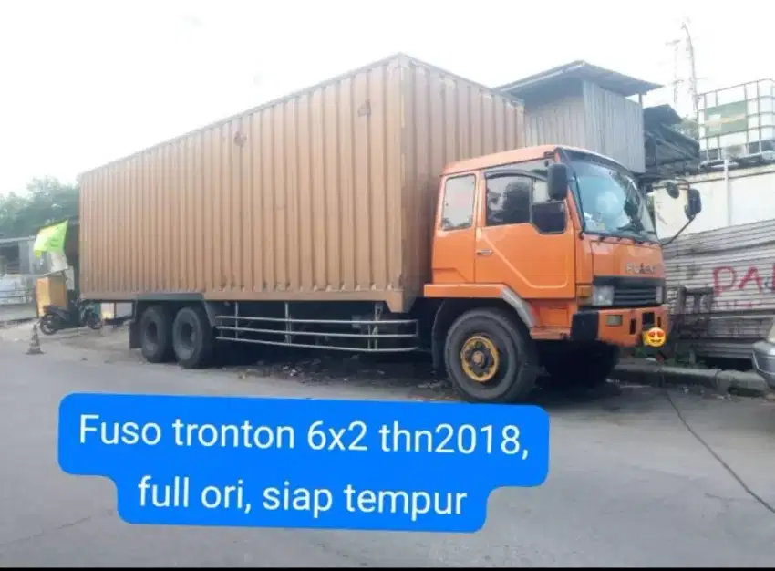 Mitsubishi Fuso 220ps tronton Superlong 2018