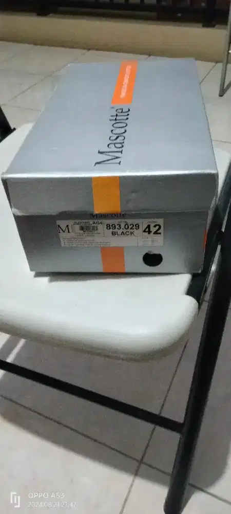 Sepatu sneakerMascotte new